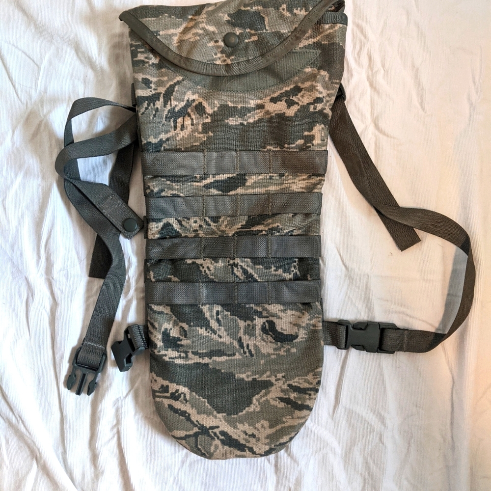 ABU Hydration Molle Pouch for CamelBak